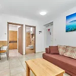 Julia Apartment *