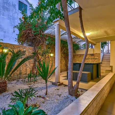 Julia Апартаменты