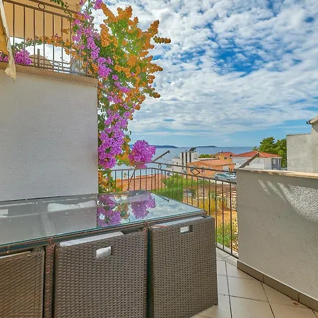 Julia Апартаменты *